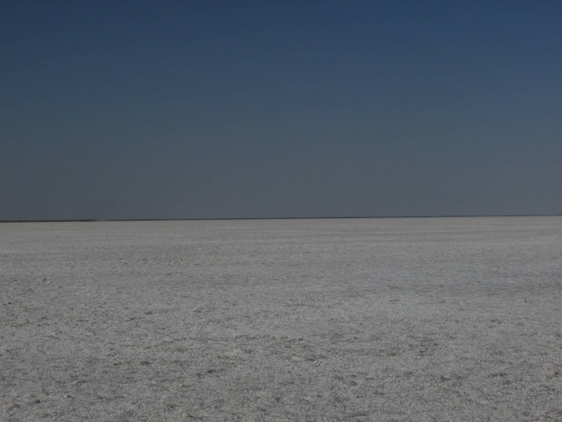 Salt to the horizon, an hour past Dhordo