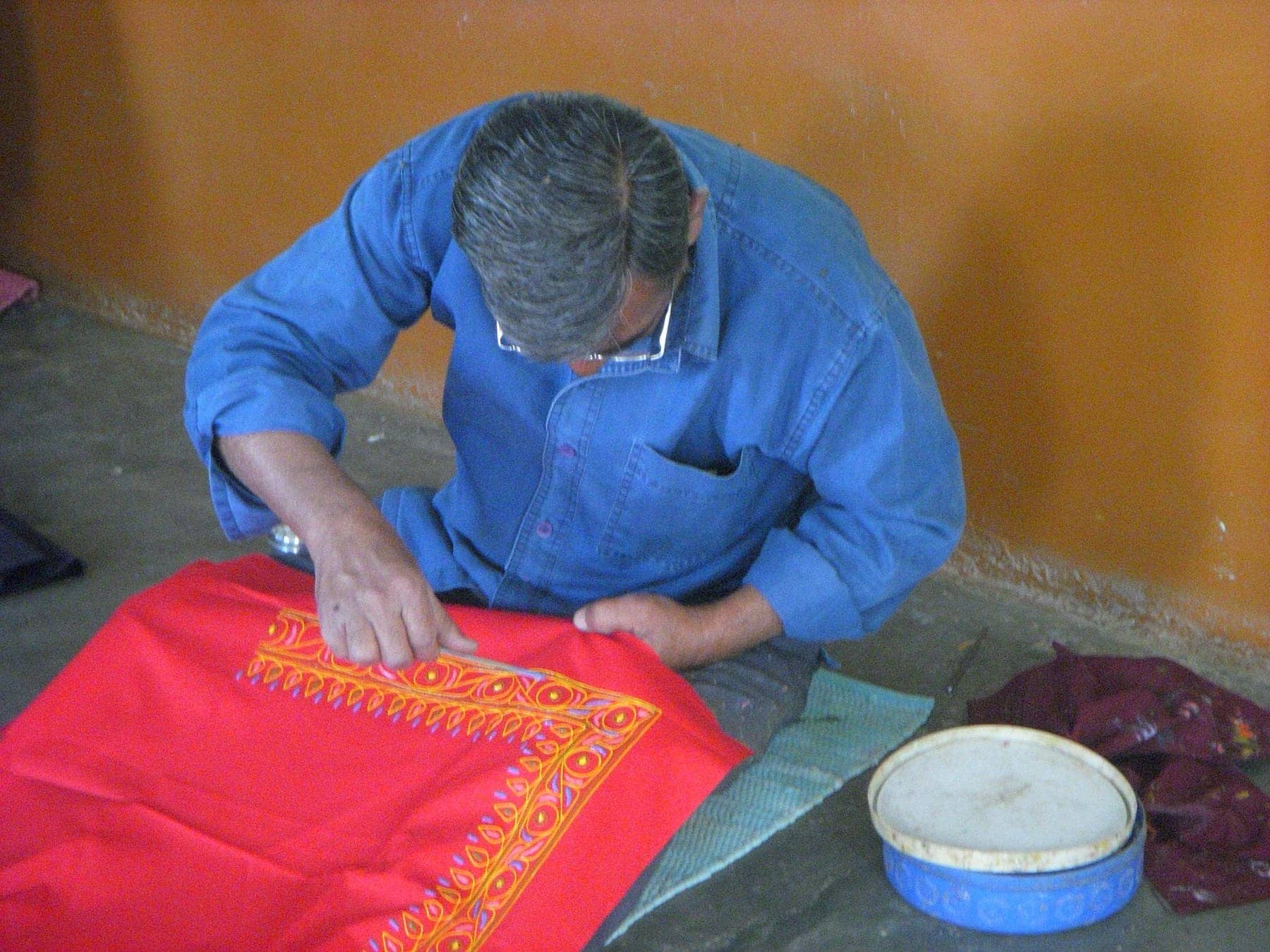 An Afternoon with the Last Rogan Painters